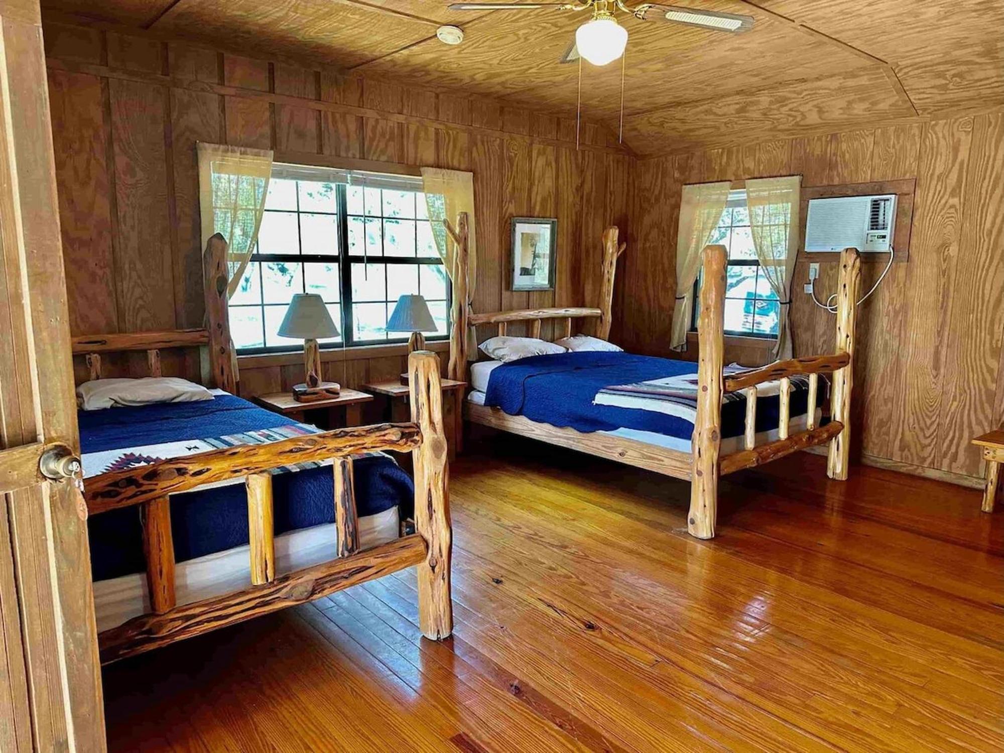 Crc Ranch Retreat Hotell Bandera Rum bild
