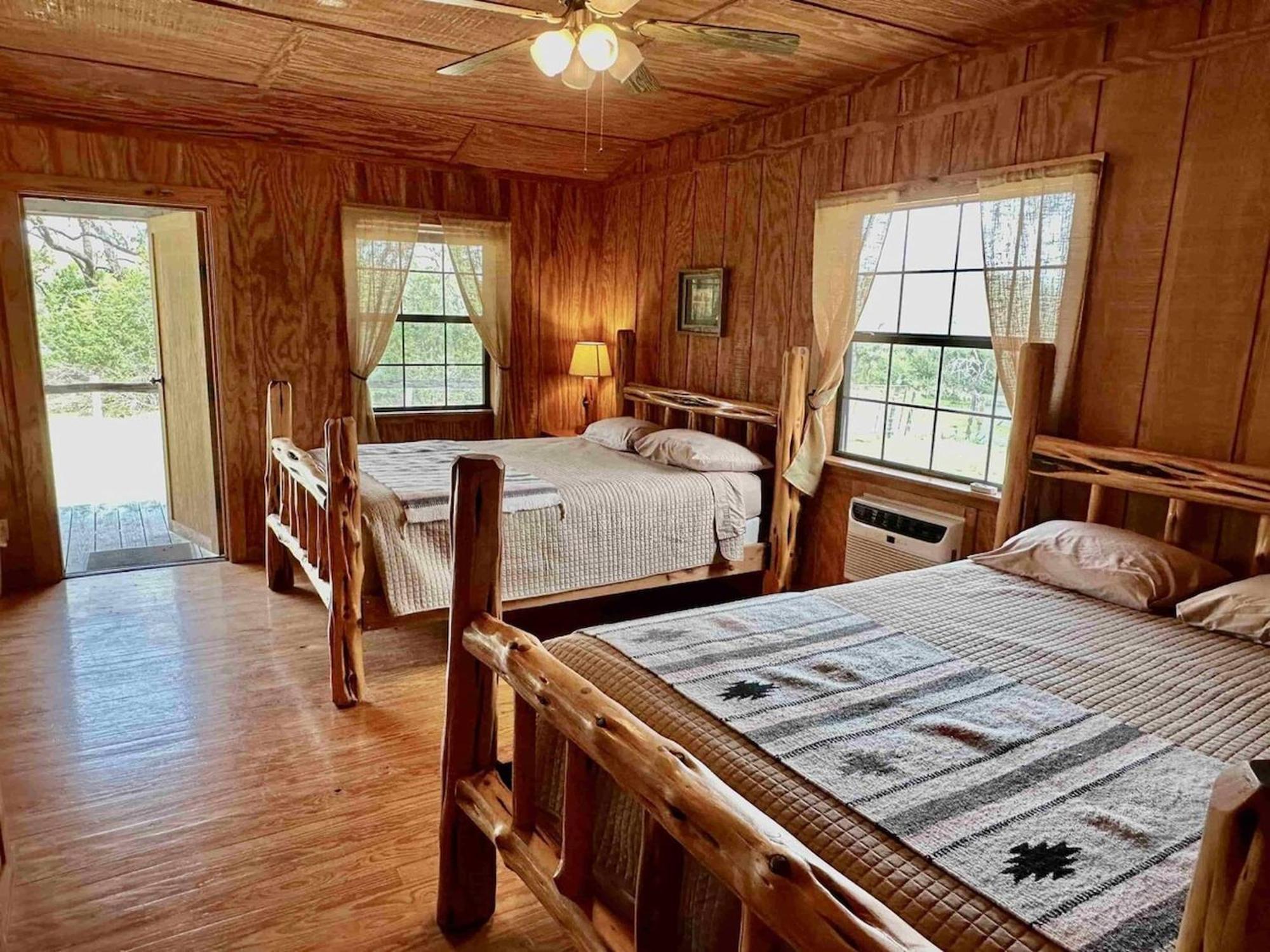 Crc Ranch Retreat Hotell Bandera Rum bild