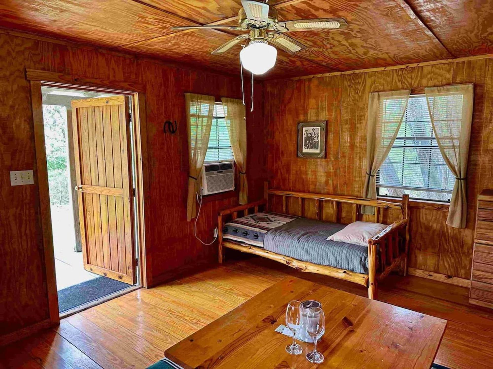 Crc Ranch Retreat Hotell Bandera Rum bild